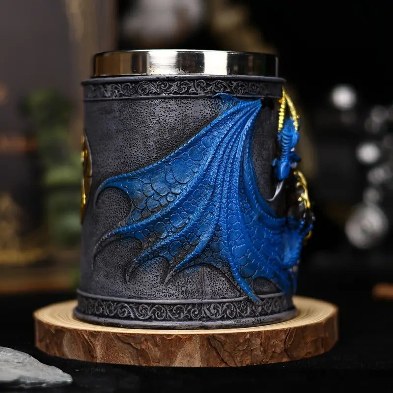 A stainless steel beer cup with a dragon statue, a 3D Western winged dragon mug and coffee cup, Christmas gift, Halloween tabletop decoration, cute dragon decoration bar water cup