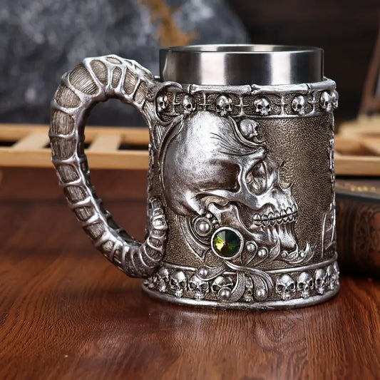A vintage lamb horn skull beer mug, large capacity and high-value stainless steel mug, 20.3oz, 3D three-dimensional cow horn skull coffee mug, high-end pub draft beer mug, Christmas creative gift